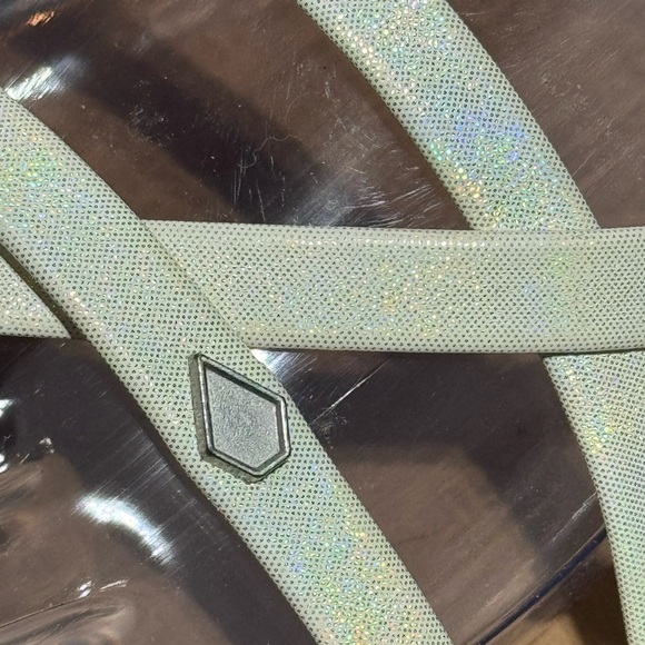 Volcom Cream and Brown Sandals with Crisscross Straps Size 10 - new without box - Picture 3 of 6